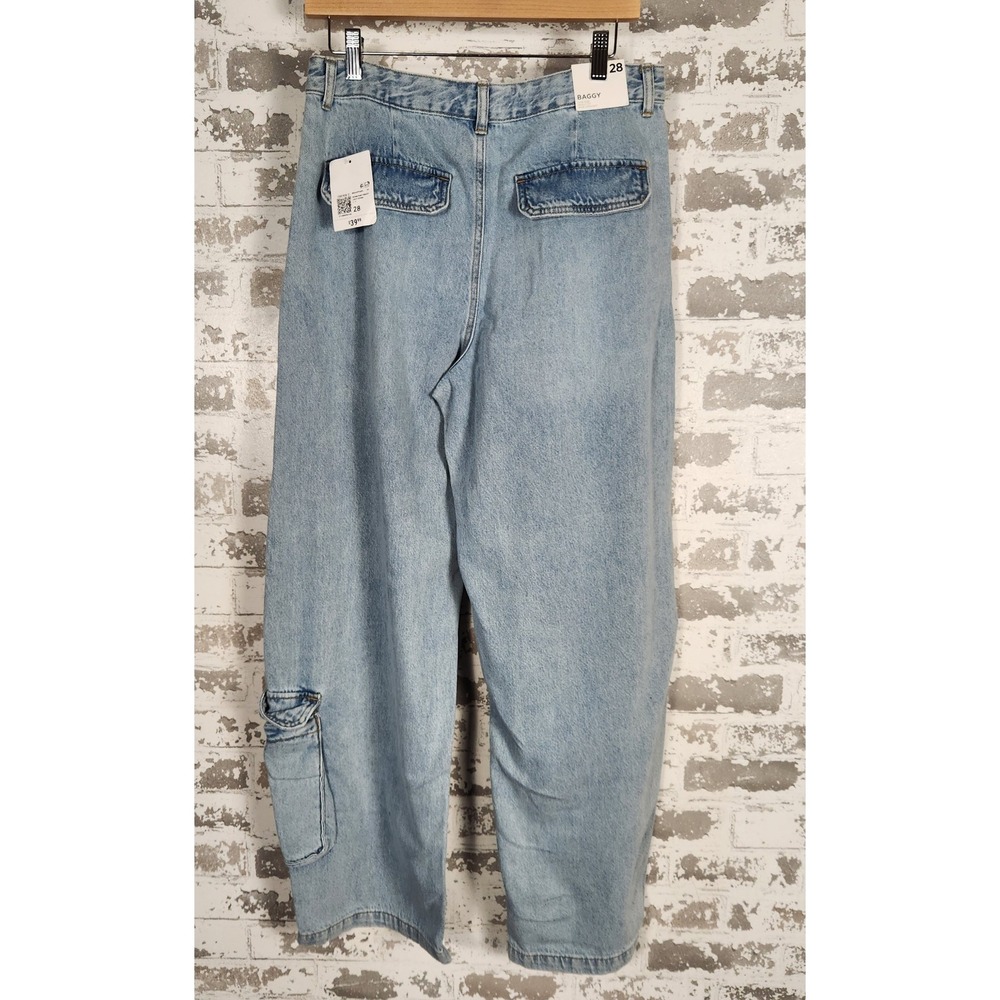 Forever 21 Baggy Cargo Jeans Women's Size 28 Light Denim Pockets Wide Leg Y2k - Picture 8 of 16